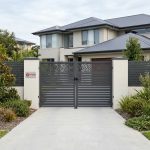 Aluminium_driveway_gate_closed_20261009005957