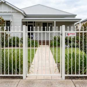 Aluminium_pedestrian_gate_with_f…_20261008234305