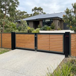 Driveway_gate_with_timber_slats_20261009004158