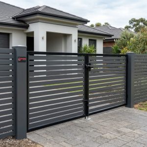 Grey_aluminium_driveway_gate_20261009003710
